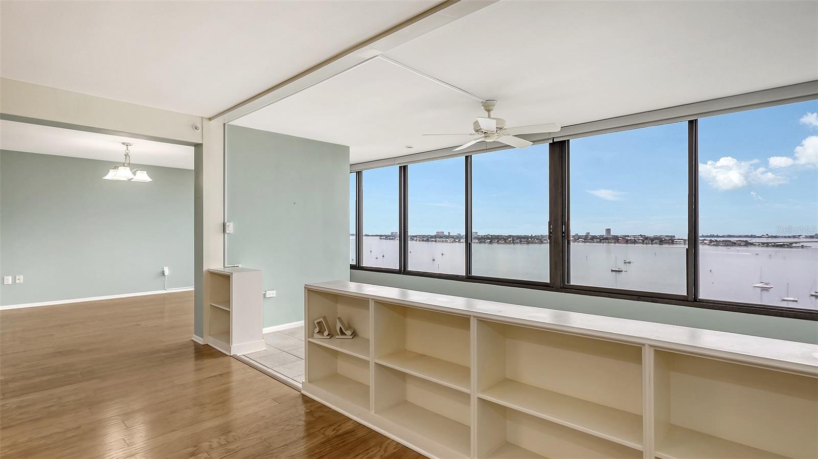 EMBASSY HOUSE - Residential