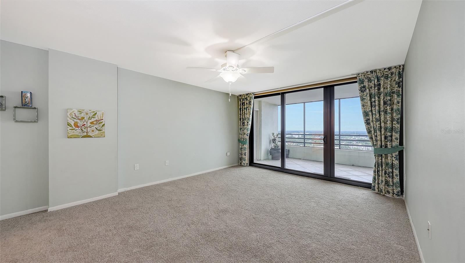 EMBASSY HOUSE - Residential