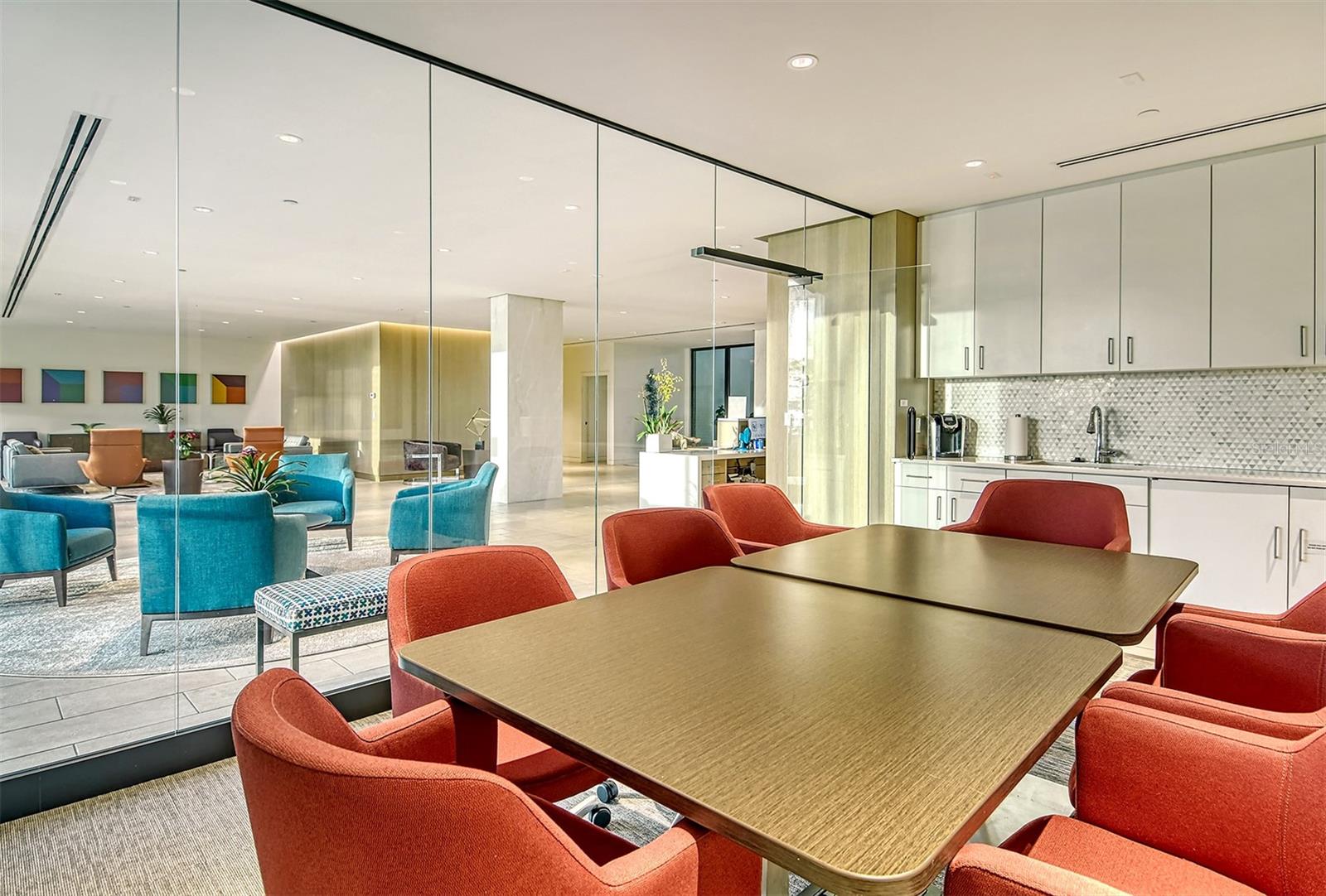 EMBASSY HOUSE - Residential