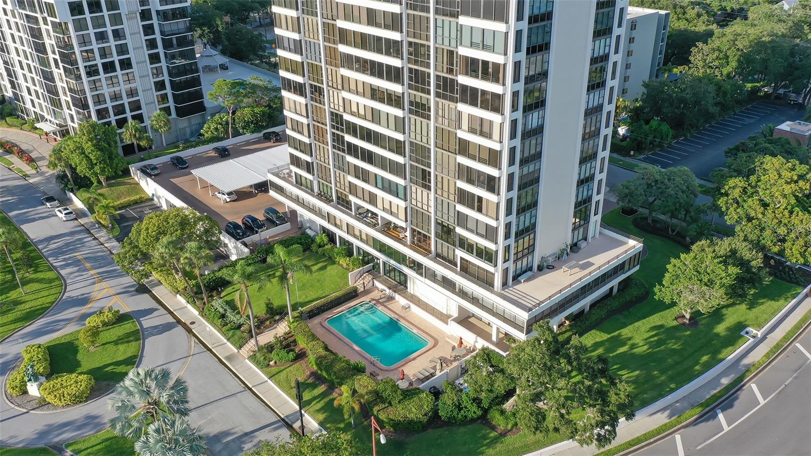 EMBASSY HOUSE - Residential