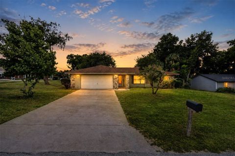 Photo of 401 W Sumter Street, Minneola, FL 34715 (MLS # G5111838)
