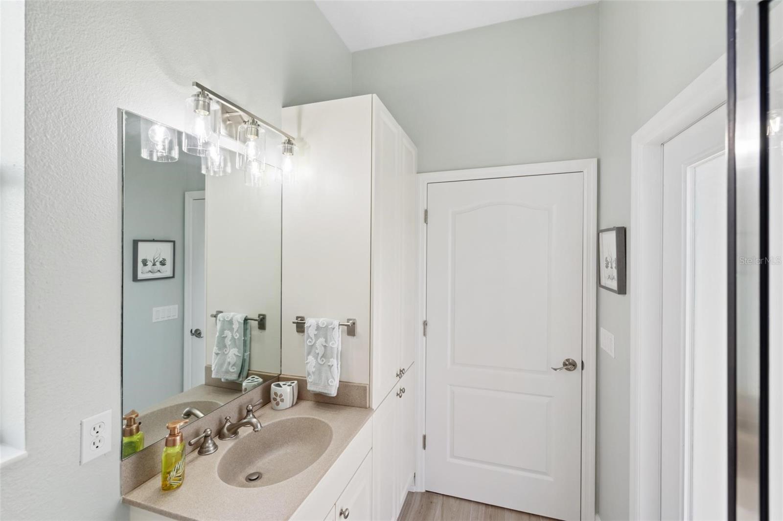 MANCHESTER ESTATES - Residential