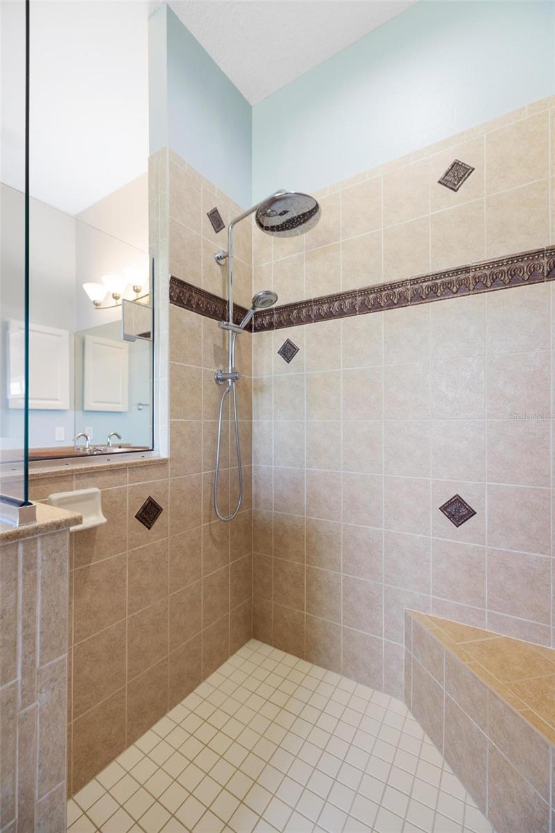 MANCHESTER ESTATES - Residential