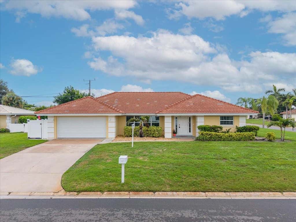 Photo of 100 Matisse Circle W, Nokomis, FL 34275 (MLS # TB8537024)