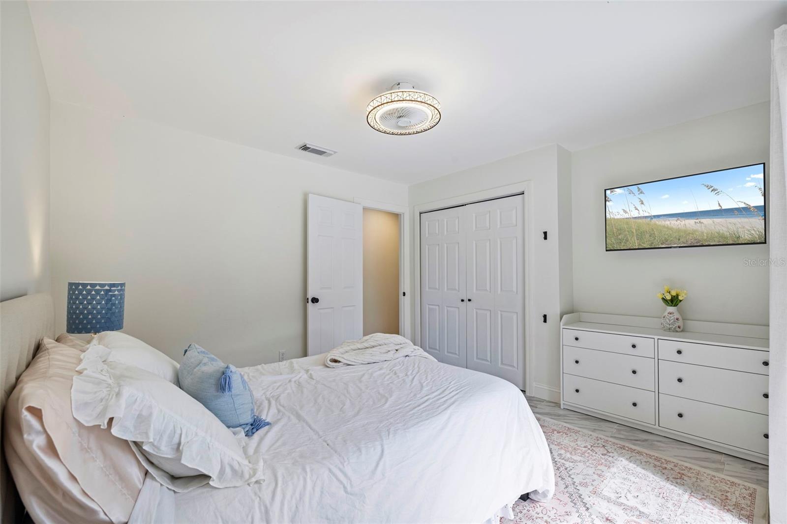 THE MANORS AT CRYSTAL LAKES - Residential