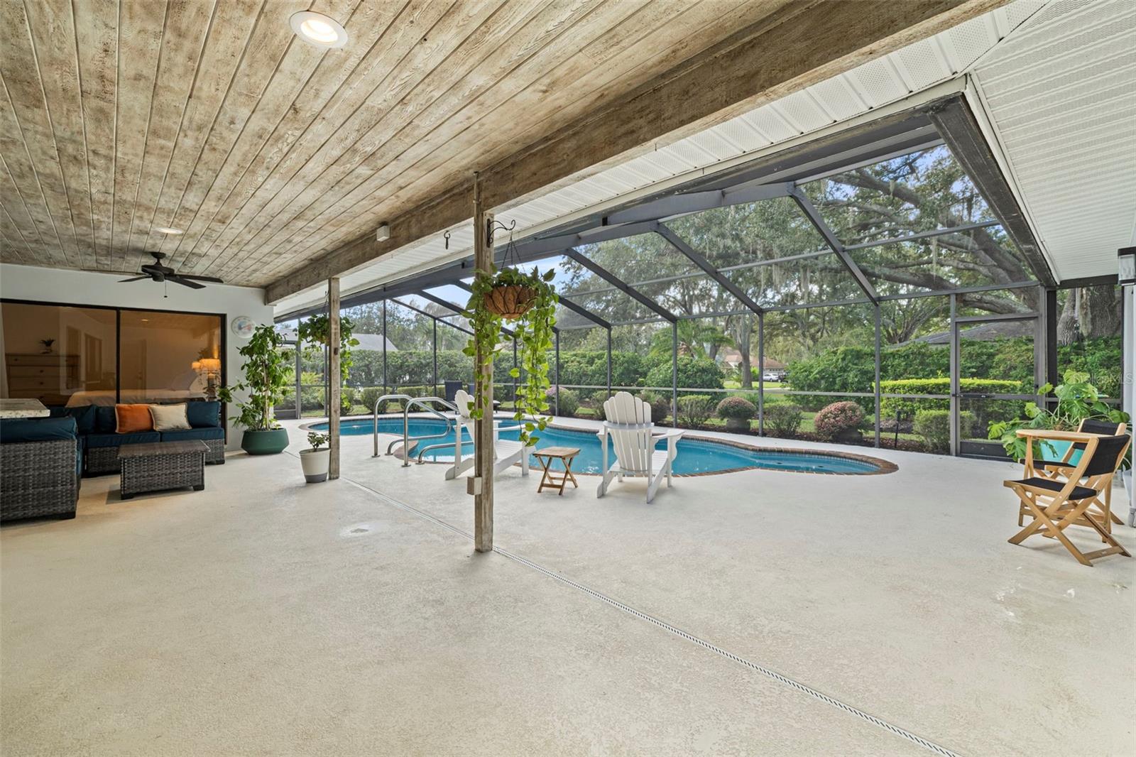 THE MANORS AT CRYSTAL LAKES - Residential