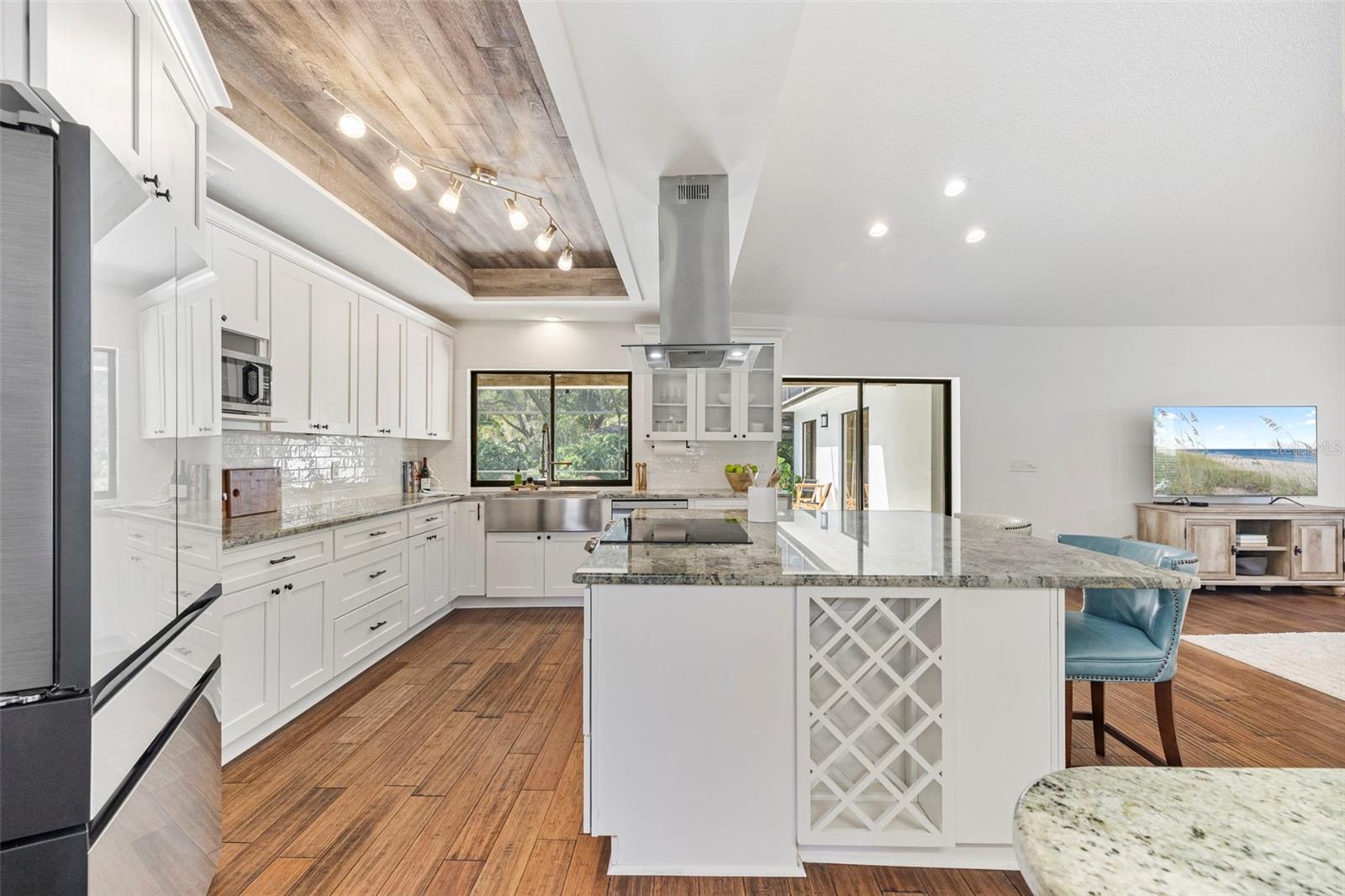 THE MANORS AT CRYSTAL LAKES - Residential