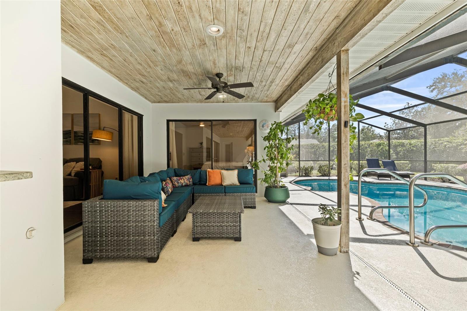 THE MANORS AT CRYSTAL LAKES - Residential