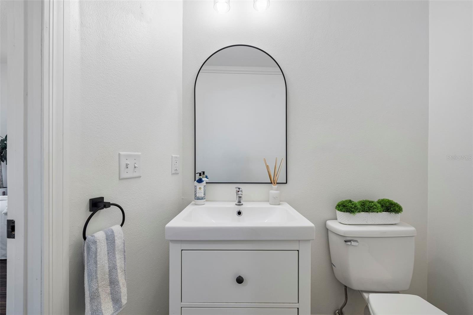 THE MANORS AT CRYSTAL LAKES - Residential