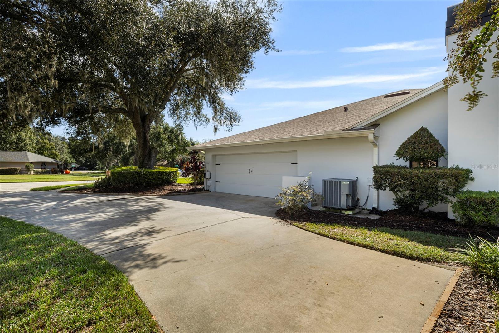 THE MANORS AT CRYSTAL LAKES - Residential