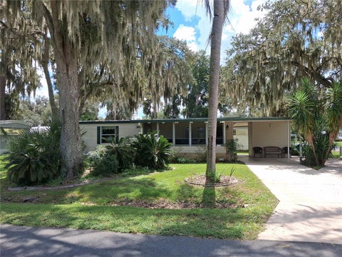 Photo of 38 N Bobwhite Road, Wildwood, FL 34785 (MLS # G5119033)