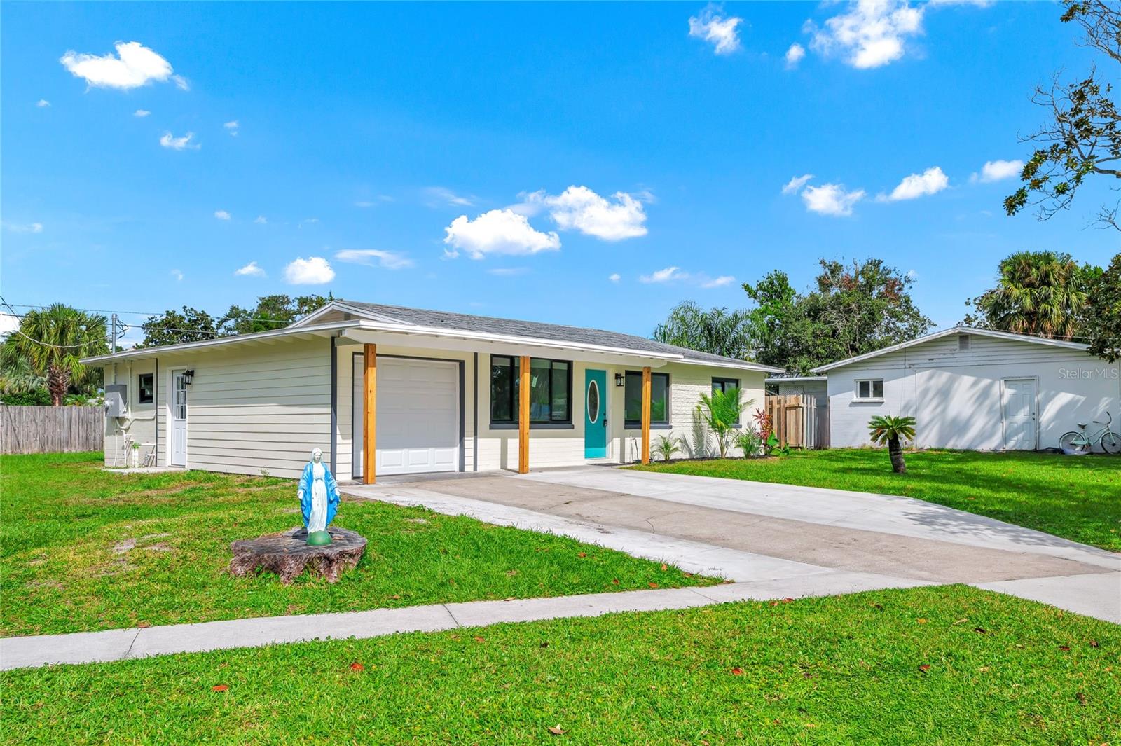 SUNNY SHORES - Residential