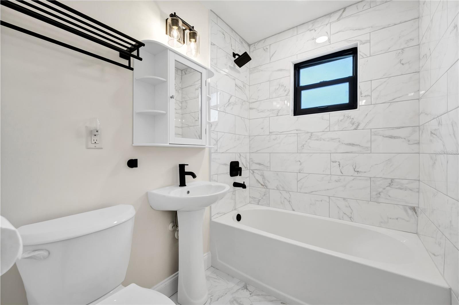 SUNNY SHORES - Residential