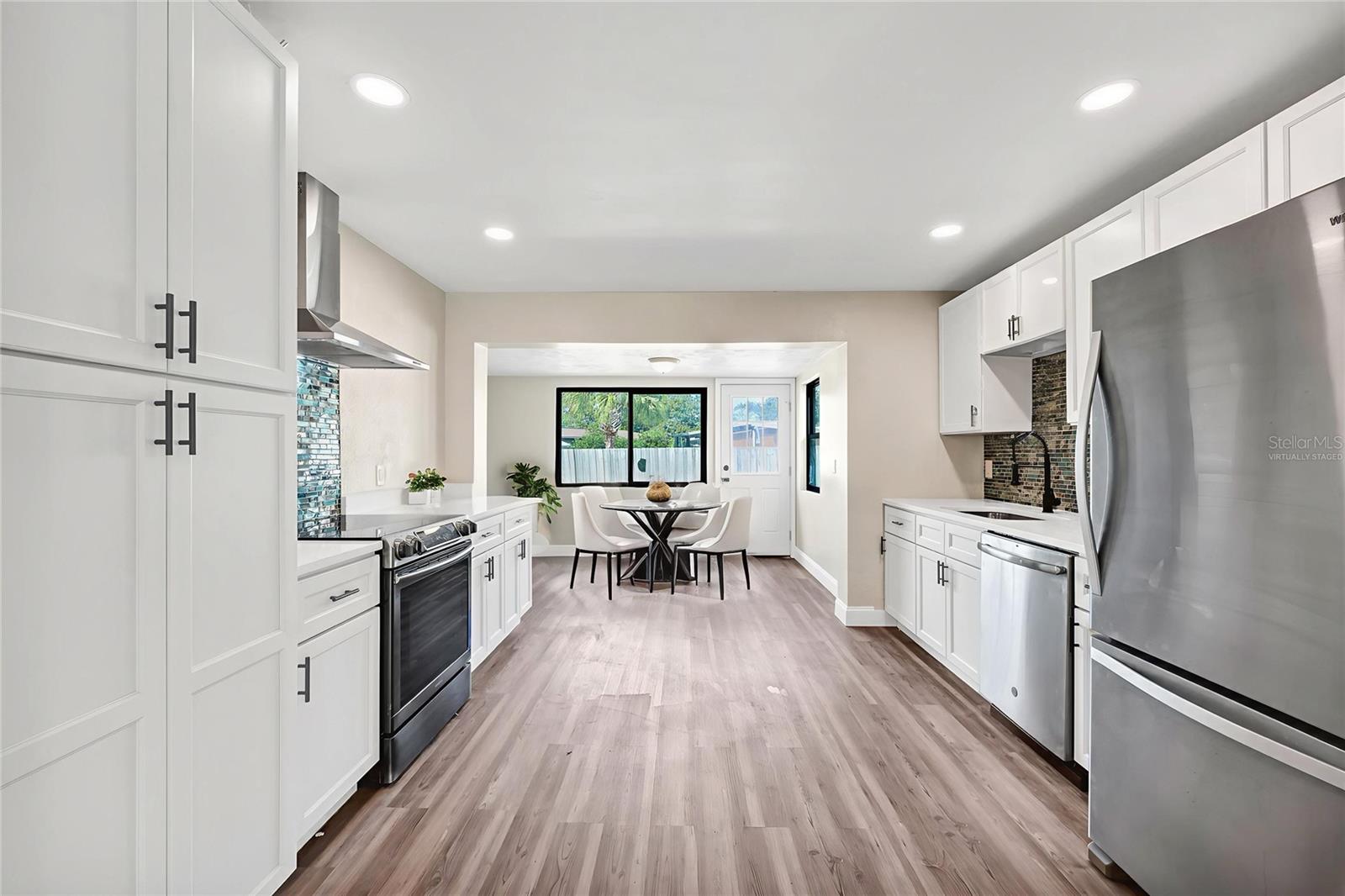 SUNNY SHORES - Residential