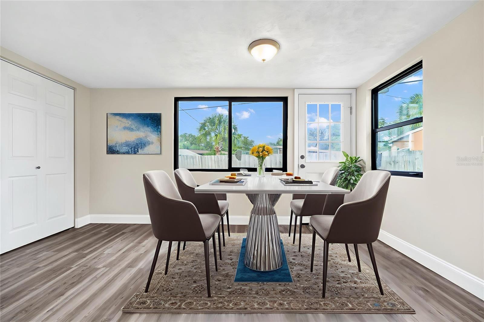 SUNNY SHORES - Residential