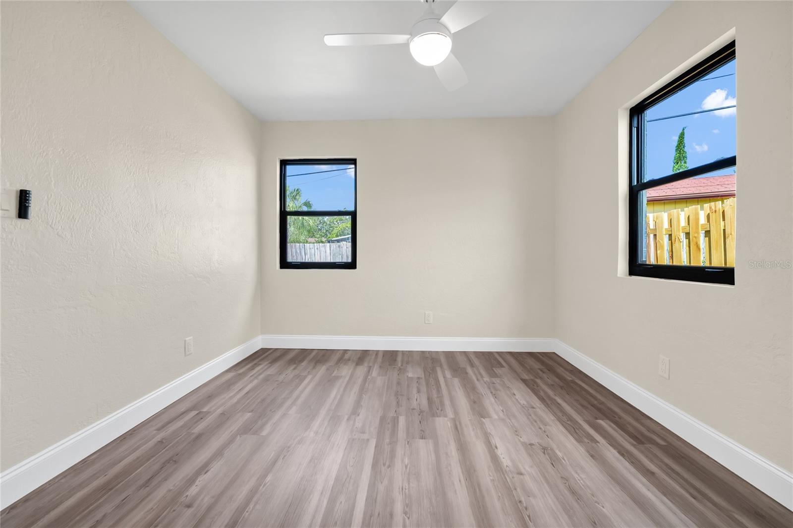 SUNNY SHORES - Residential