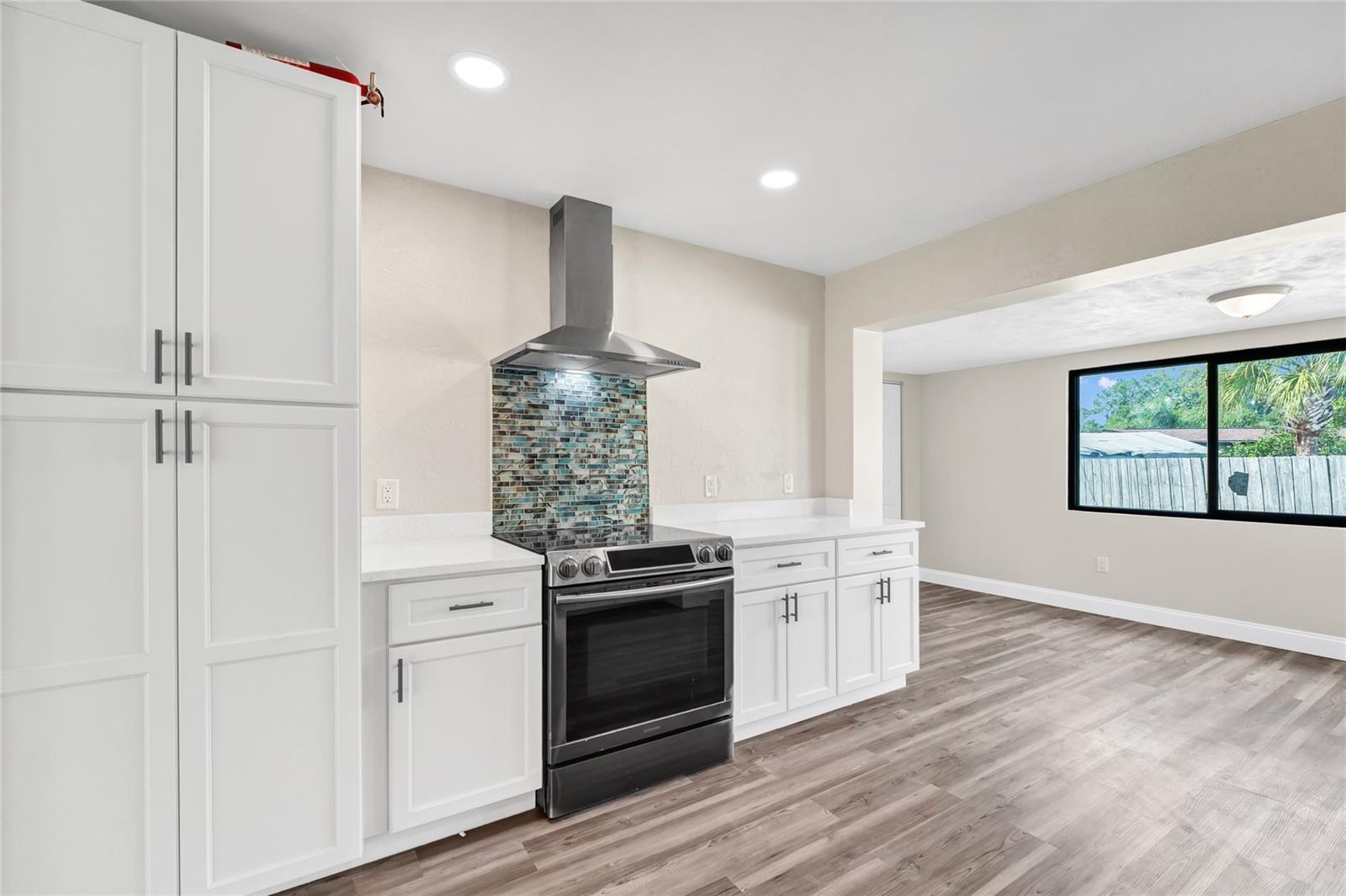 SUNNY SHORES - Residential