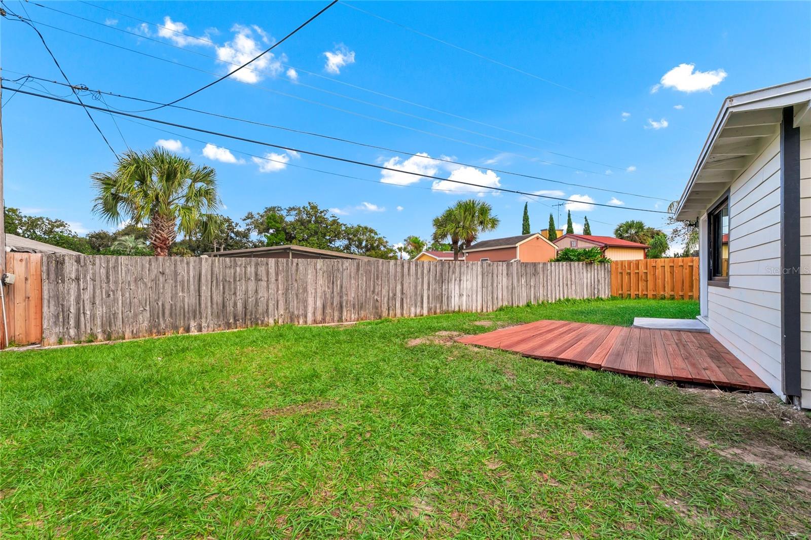 SUNNY SHORES - Residential