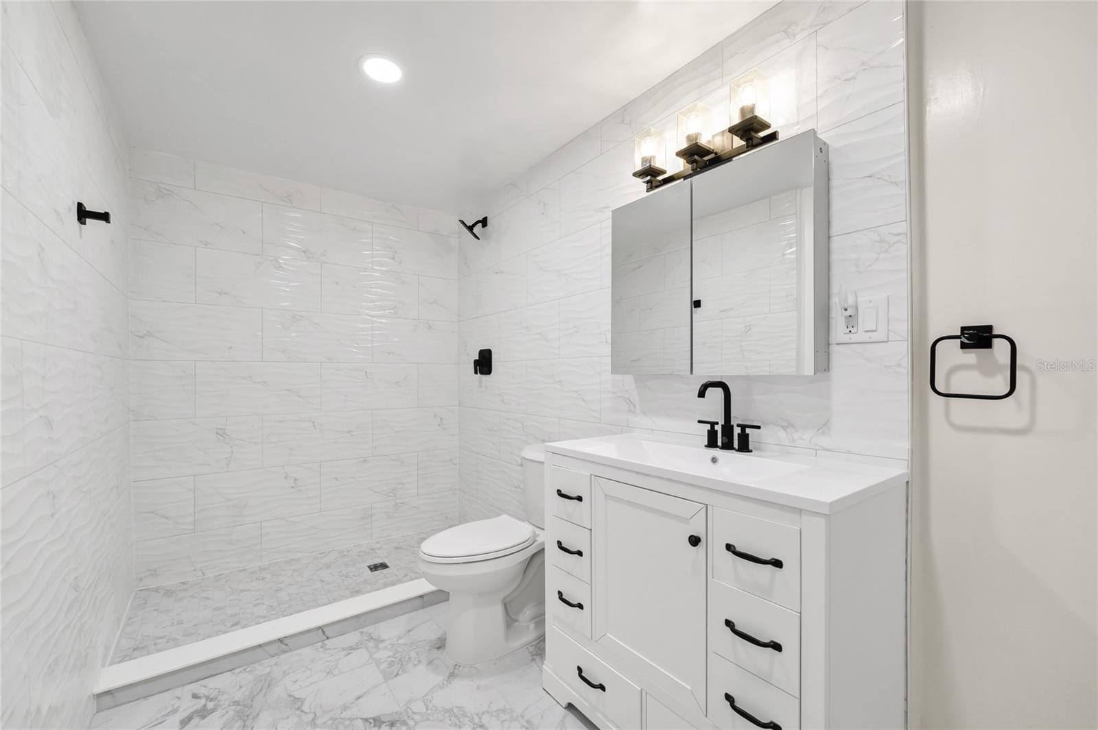 SUNNY SHORES - Residential