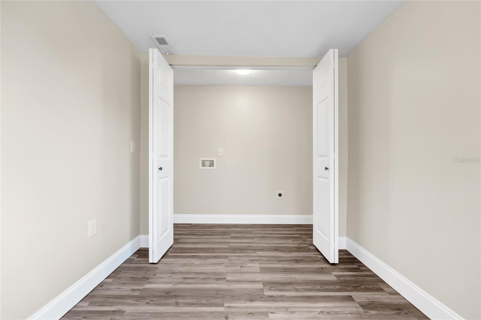 SUNNY SHORES - Residential