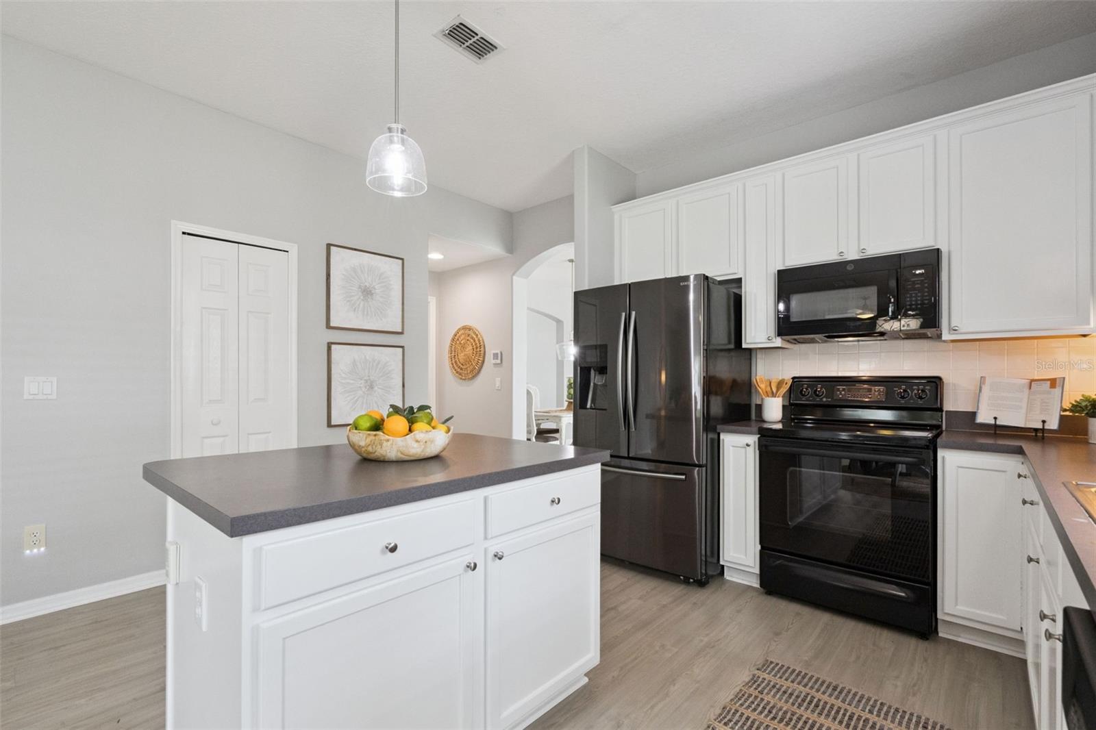 AVALON PARK VILLAGE 03 47/96 - Residential