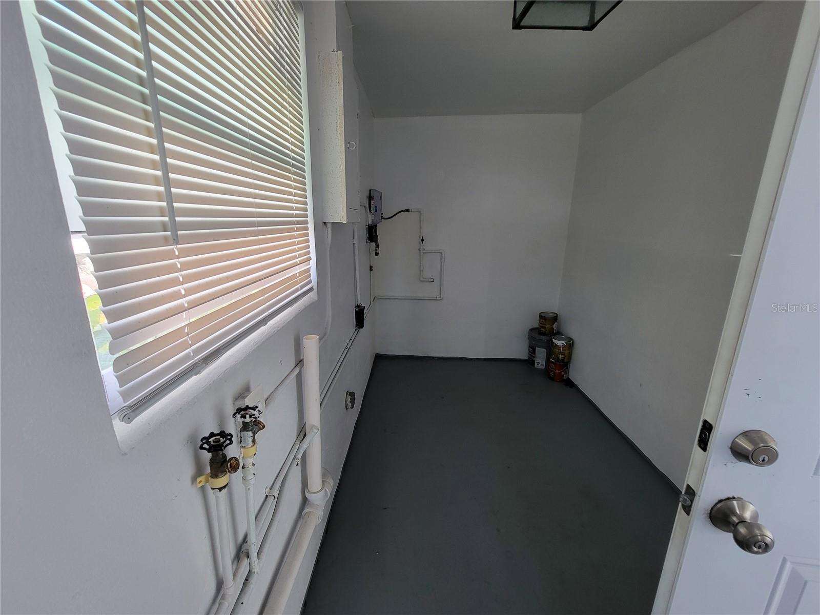 AQUI ESTATE UNIT 01 - Residential Lease