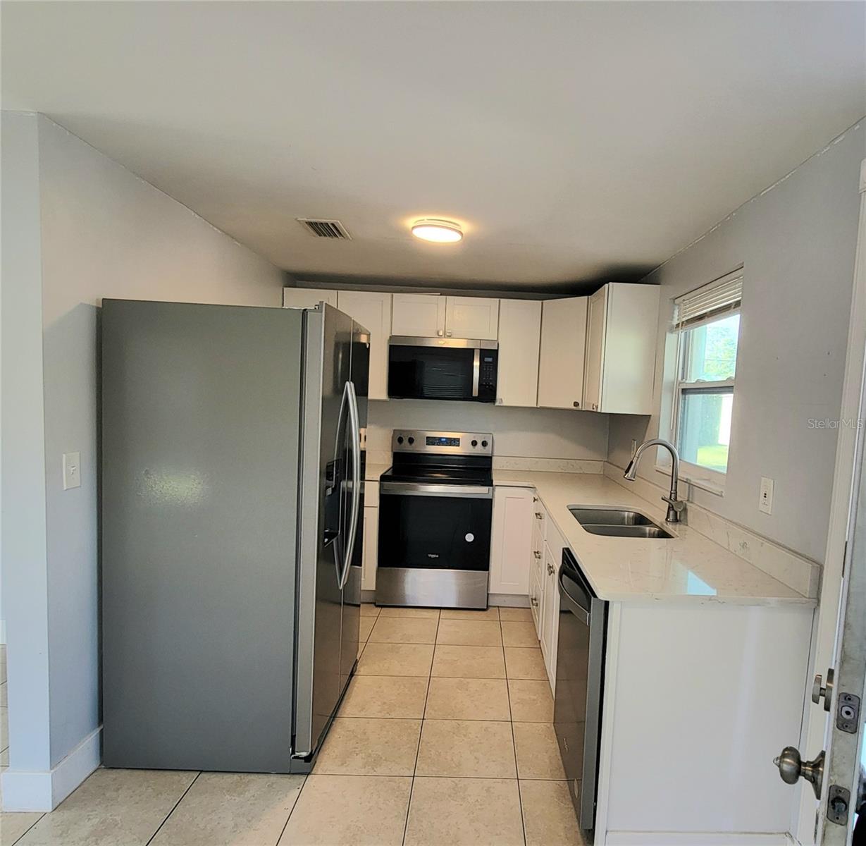 AQUI ESTATE UNIT 01 - Residential Lease