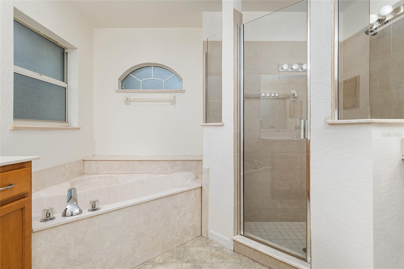 LA CASTA ESTATES - Residential