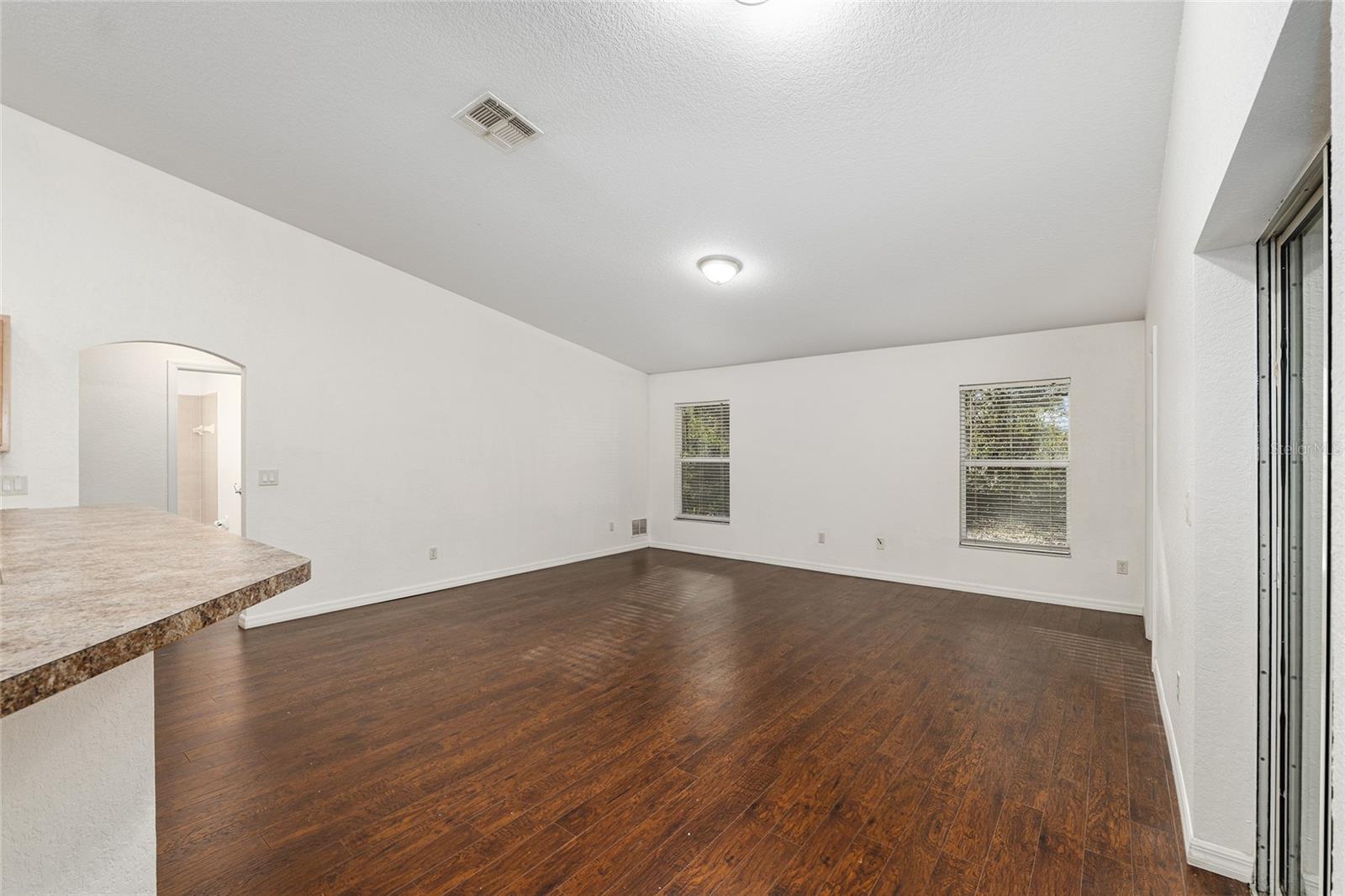 LA CASTA ESTATES - Residential