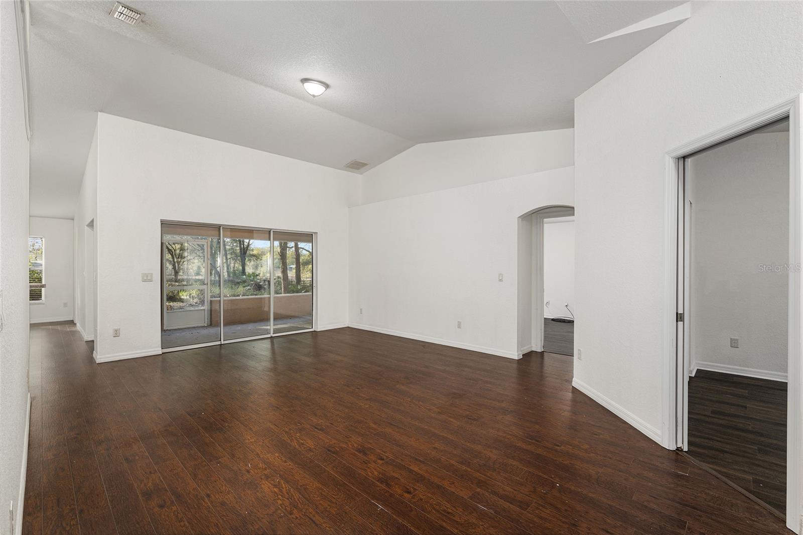 LA CASTA ESTATES - Residential