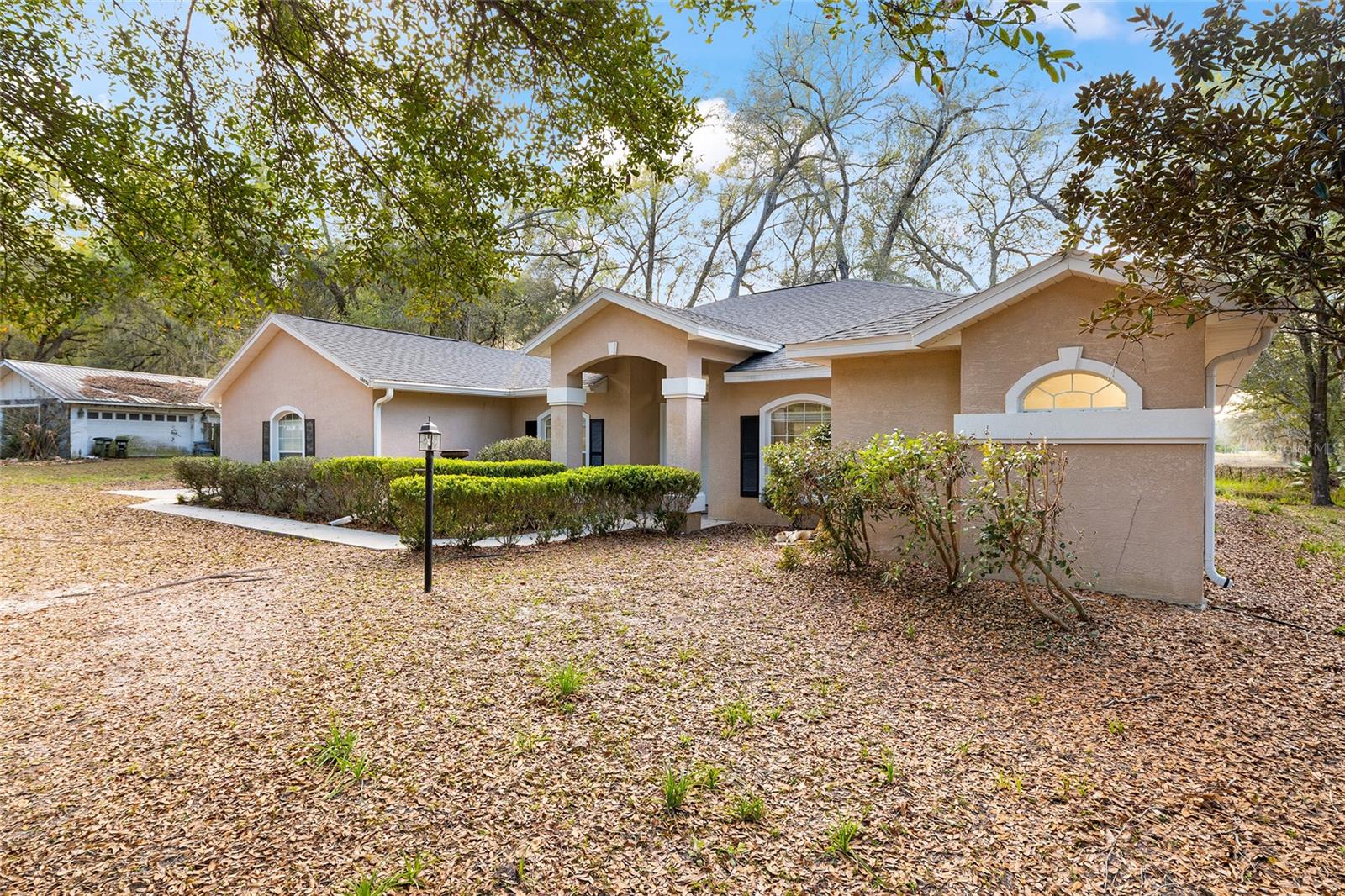 LA CASTA ESTATES - Residential