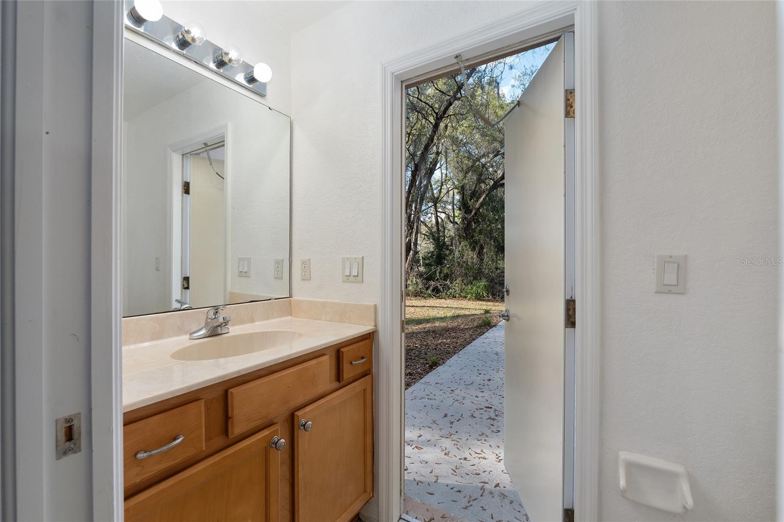 LA CASTA ESTATES - Residential