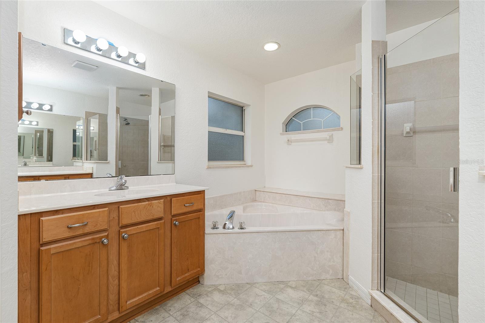 LA CASTA ESTATES - Residential