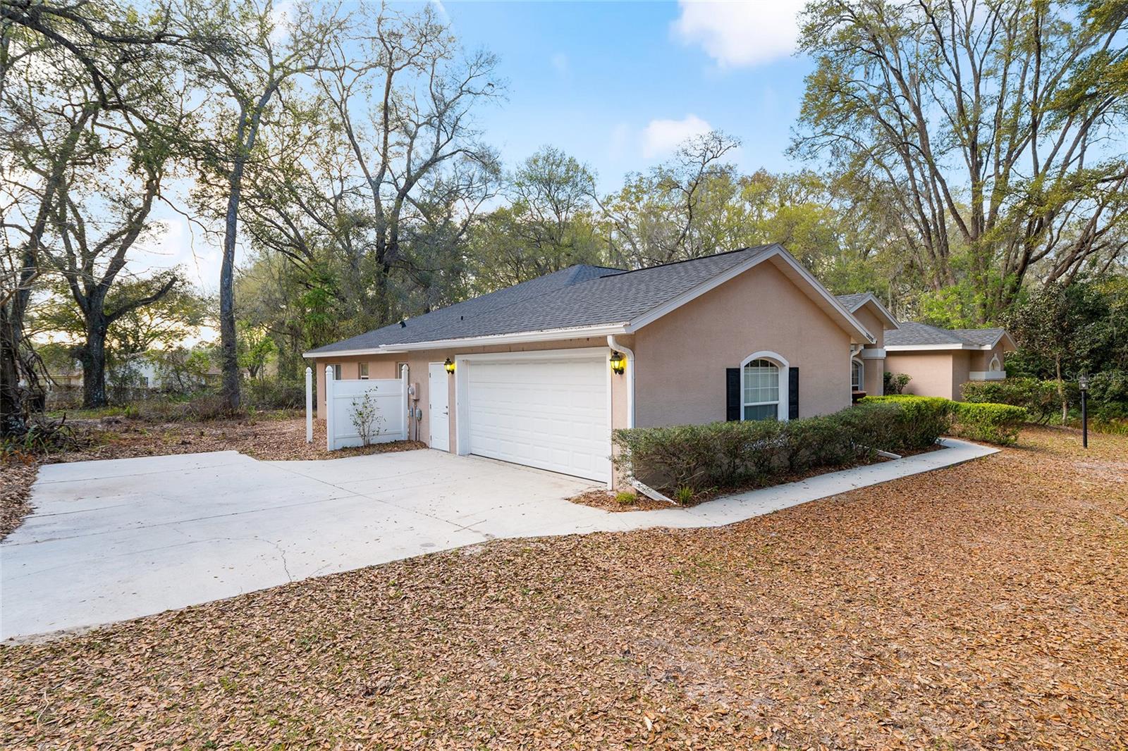 LA CASTA ESTATES - Residential