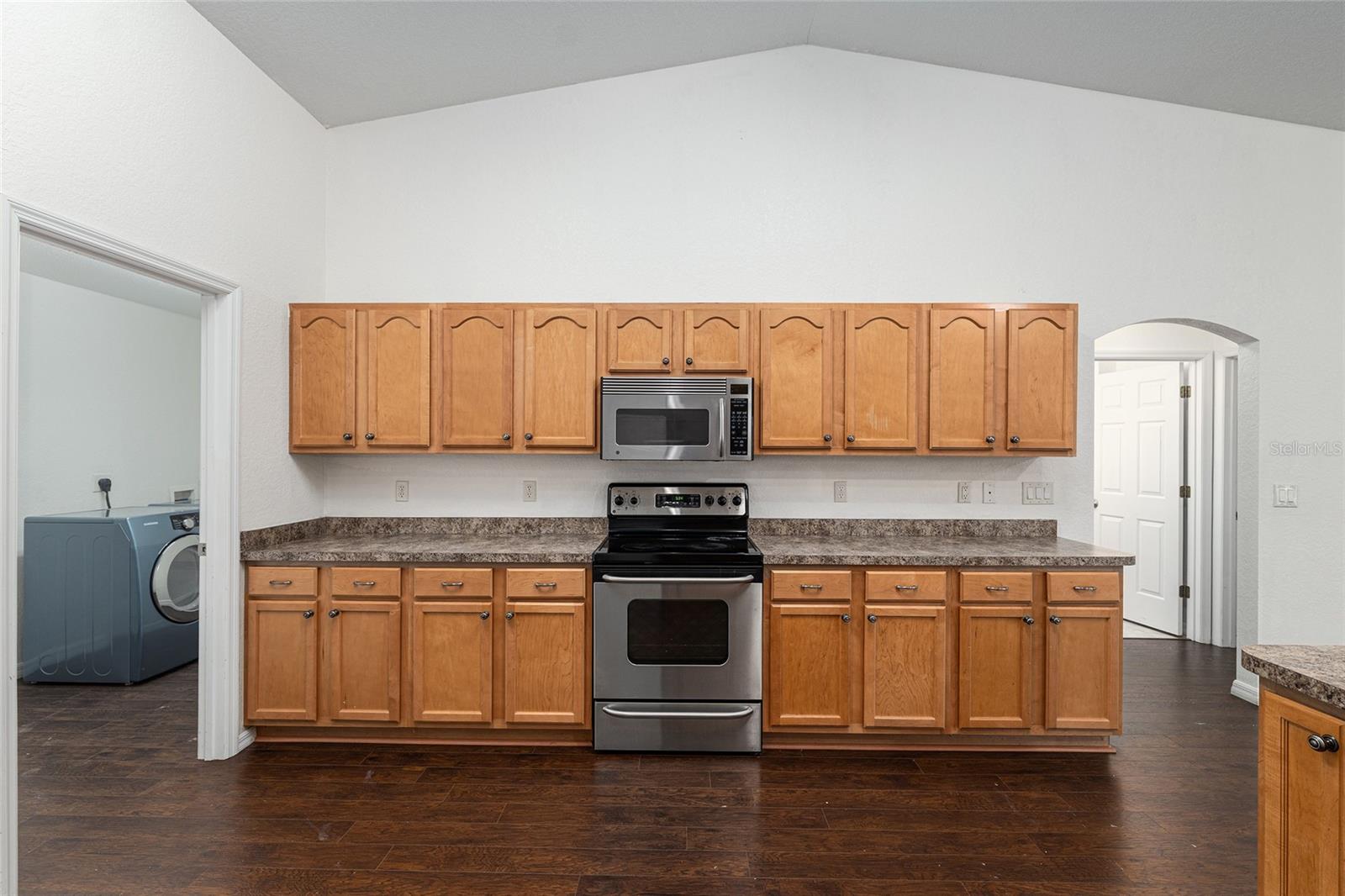 LA CASTA ESTATES - Residential