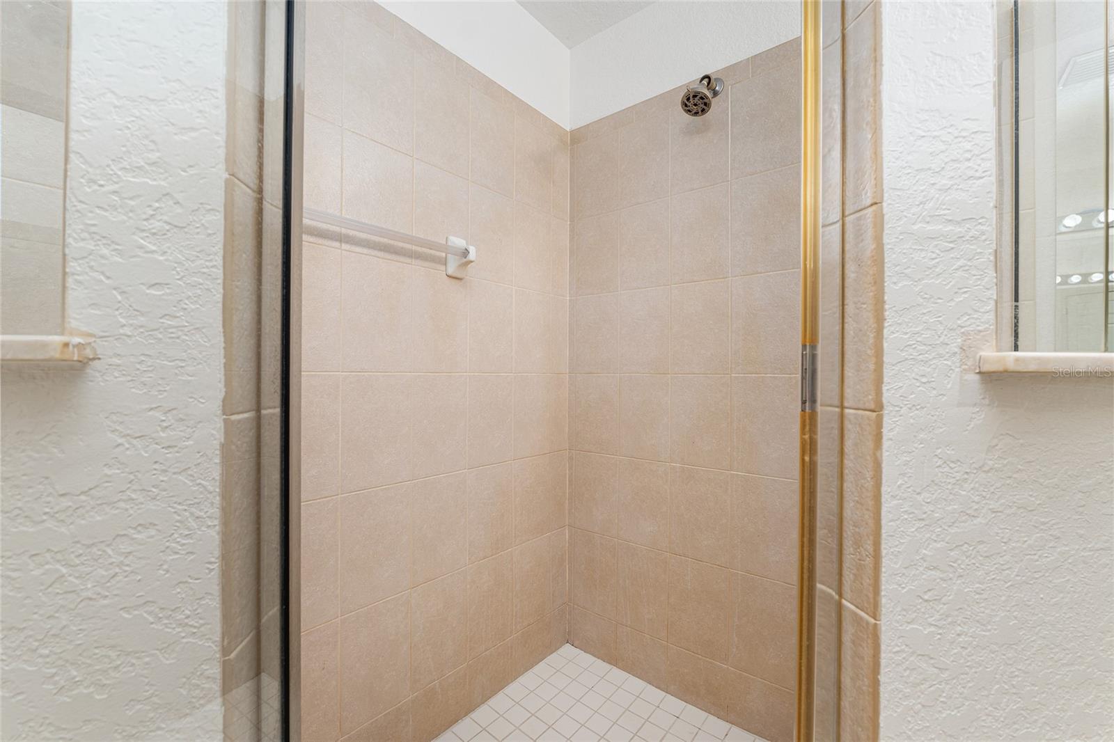 LA CASTA ESTATES - Residential