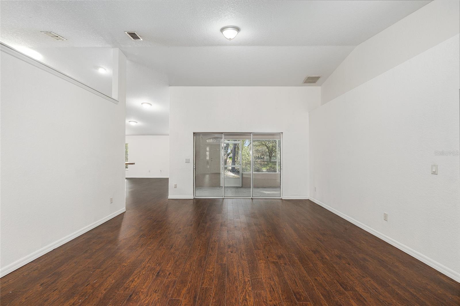 LA CASTA ESTATES - Residential