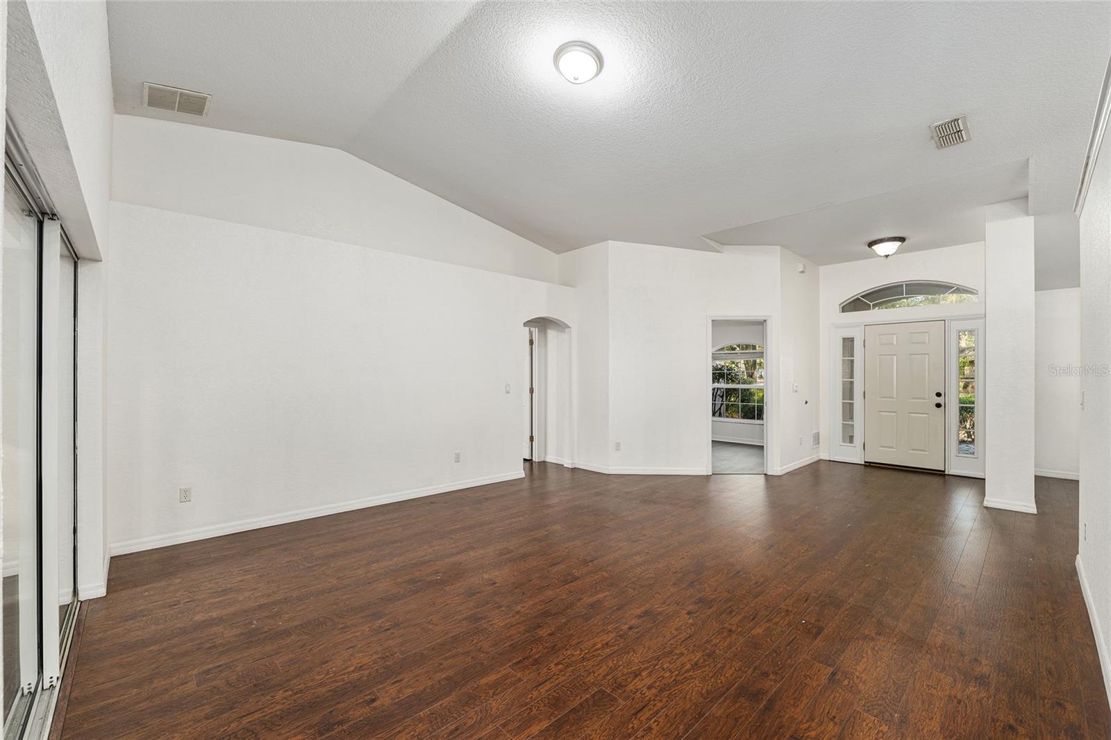 LA CASTA ESTATES - Residential