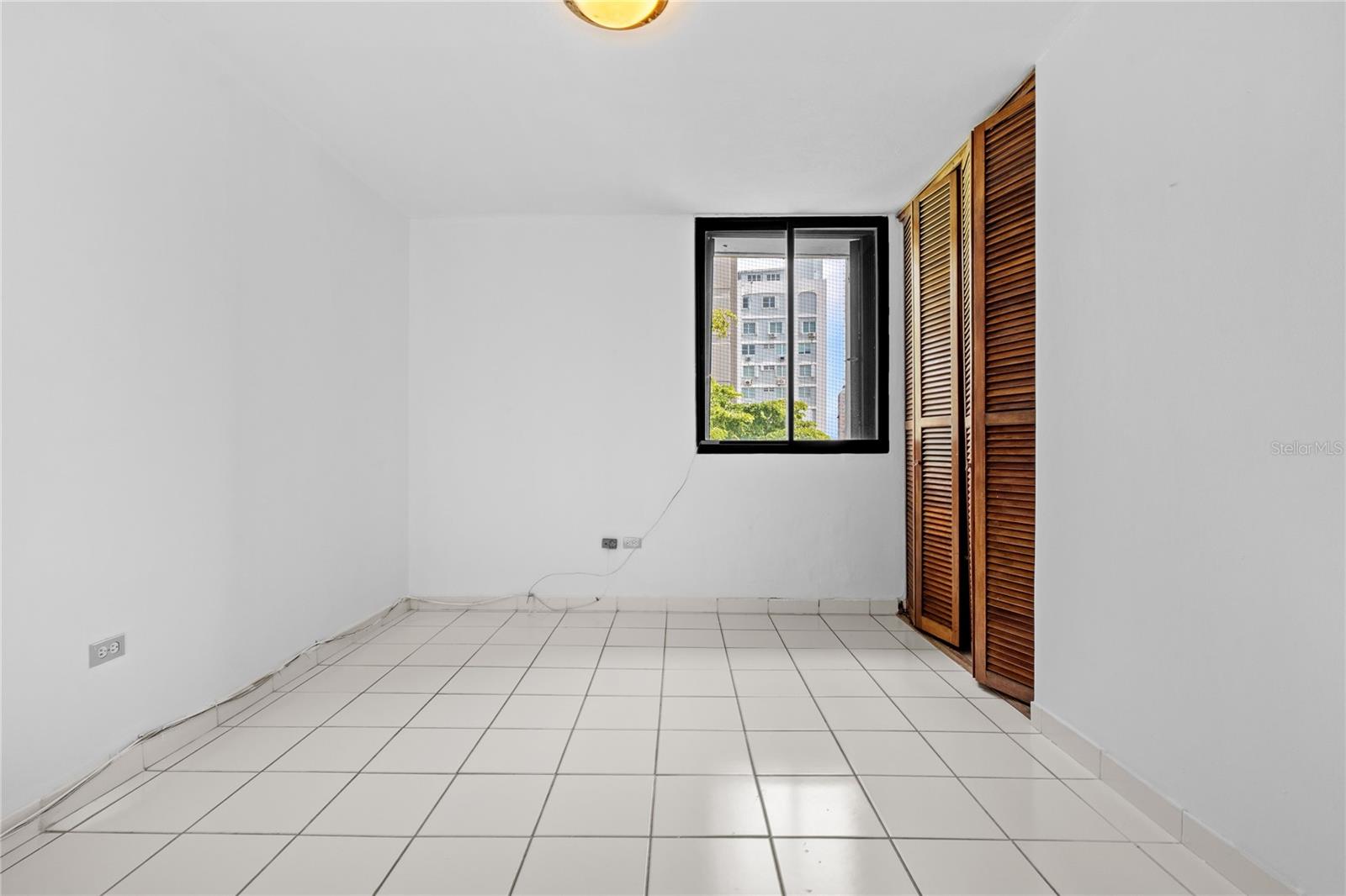 KINGS COURT 80 - Residential