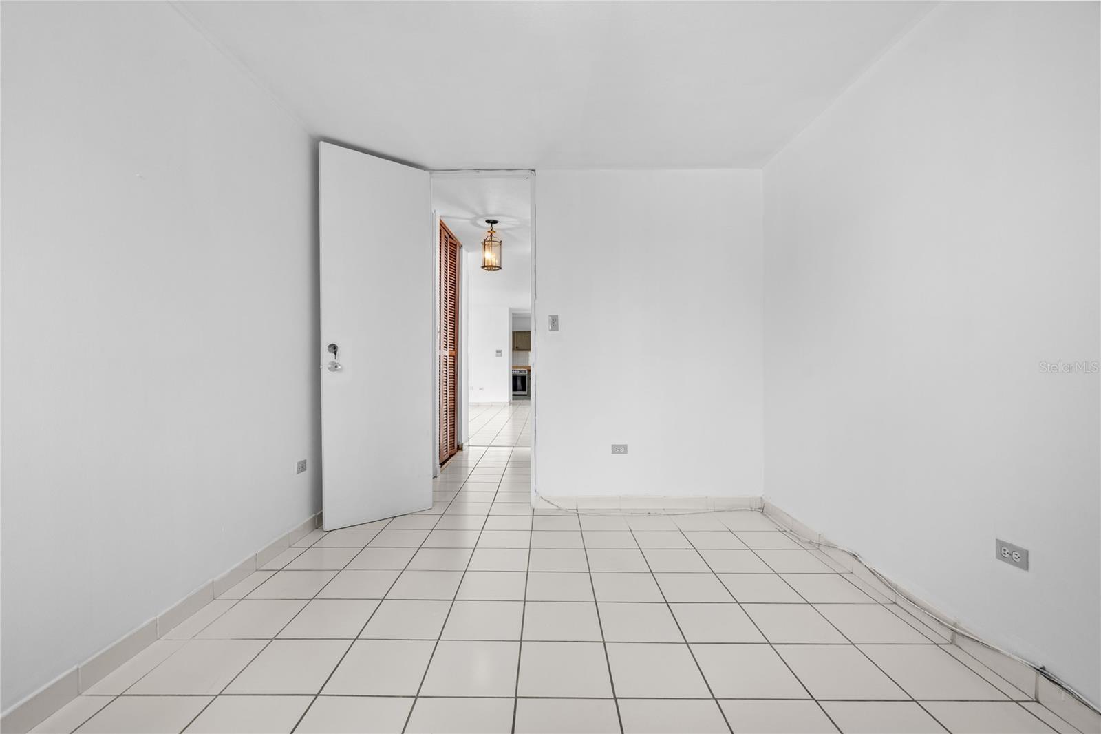 KINGS COURT 80 - Residential