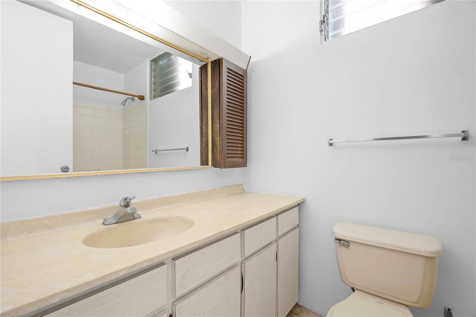 KINGS COURT 80 - Residential