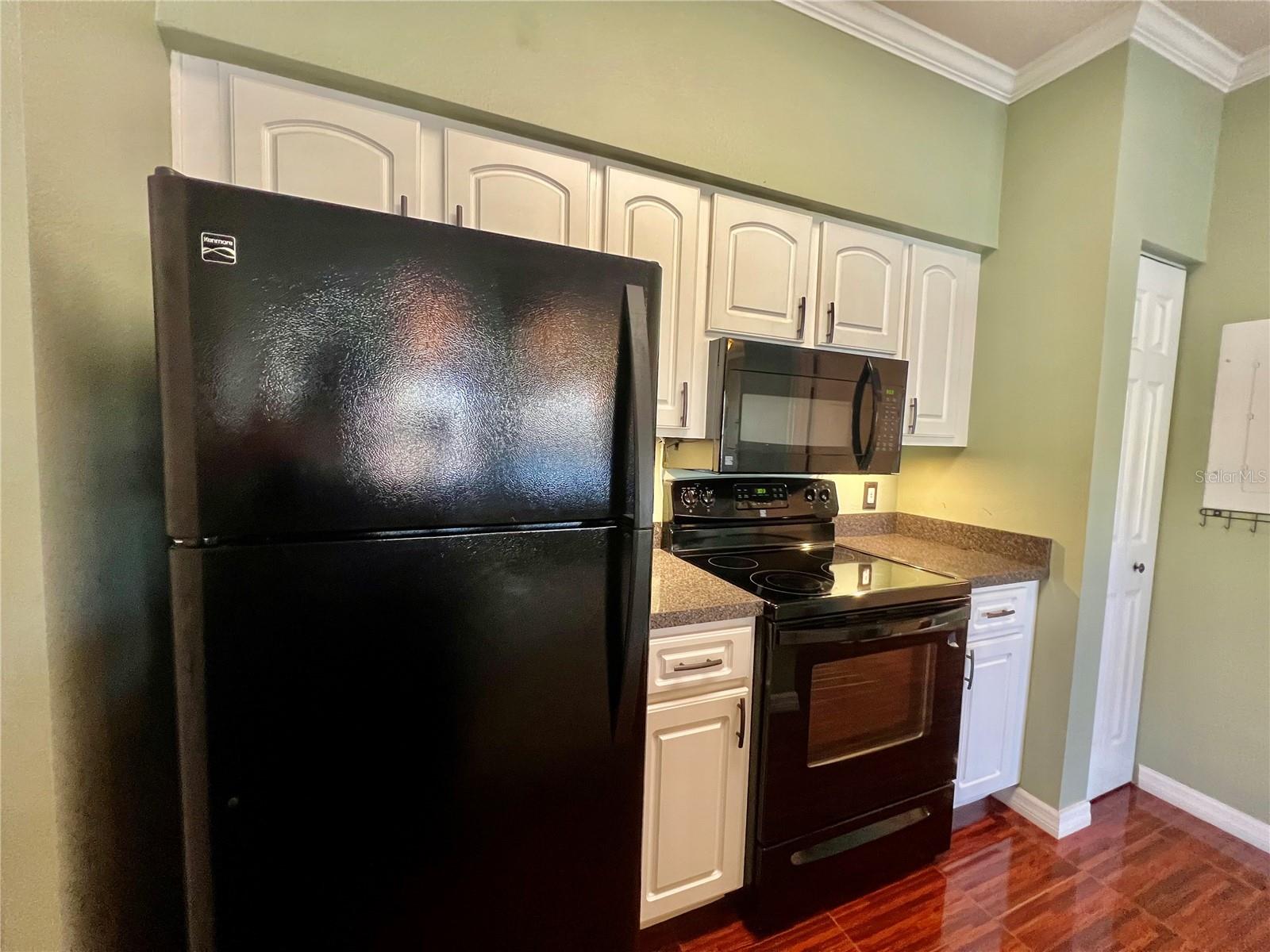 BEACHWAY CONDOS - Residential Lease