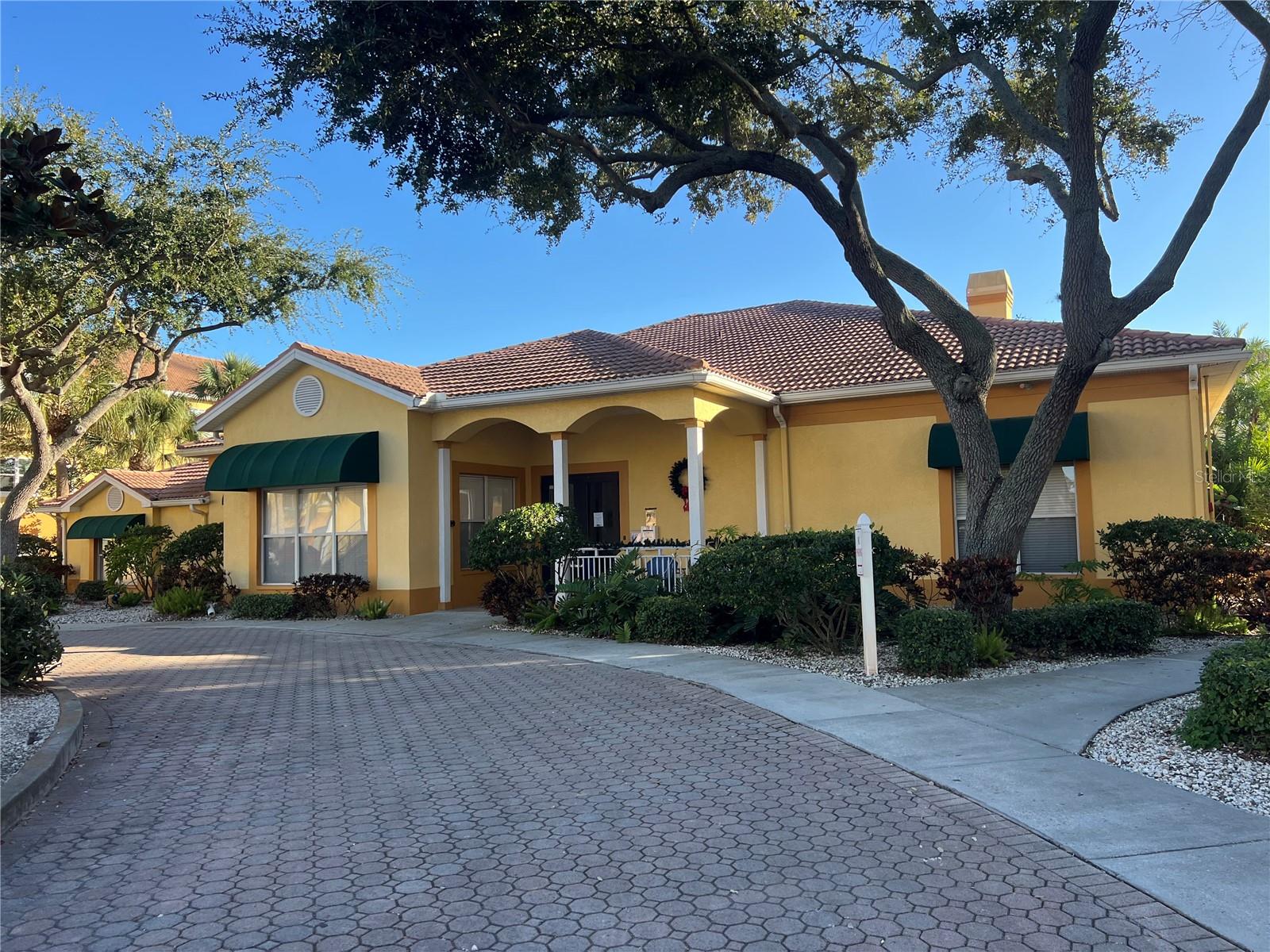 BEACHWAY CONDOS - Residential Lease