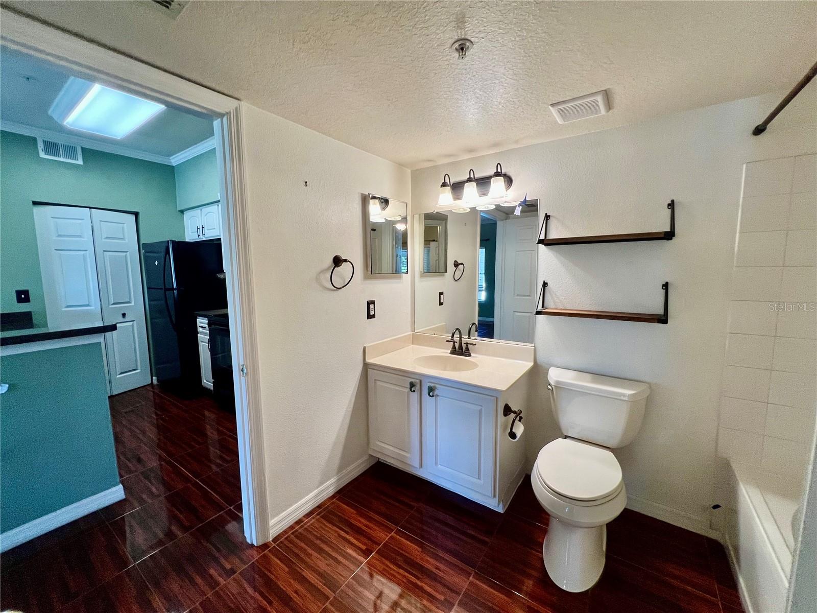 BEACHWAY CONDOS - Residential Lease