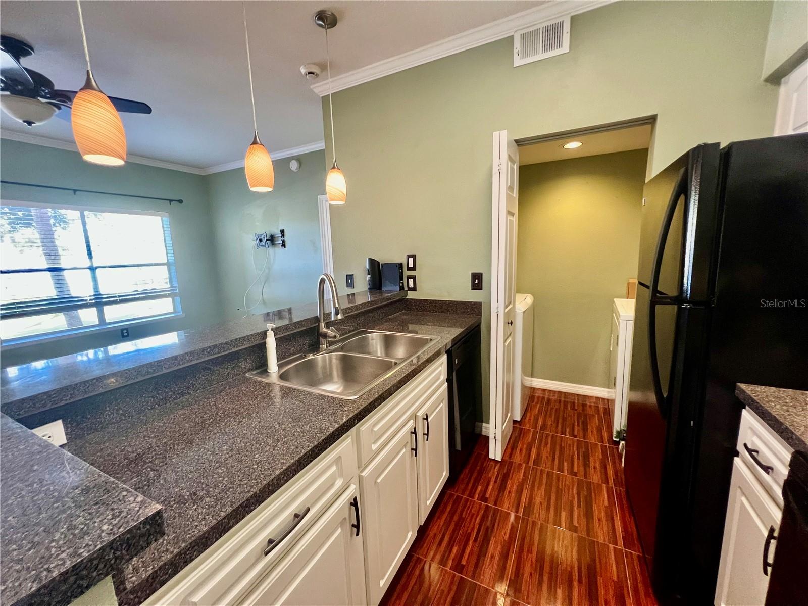 BEACHWAY CONDOS - Residential Lease