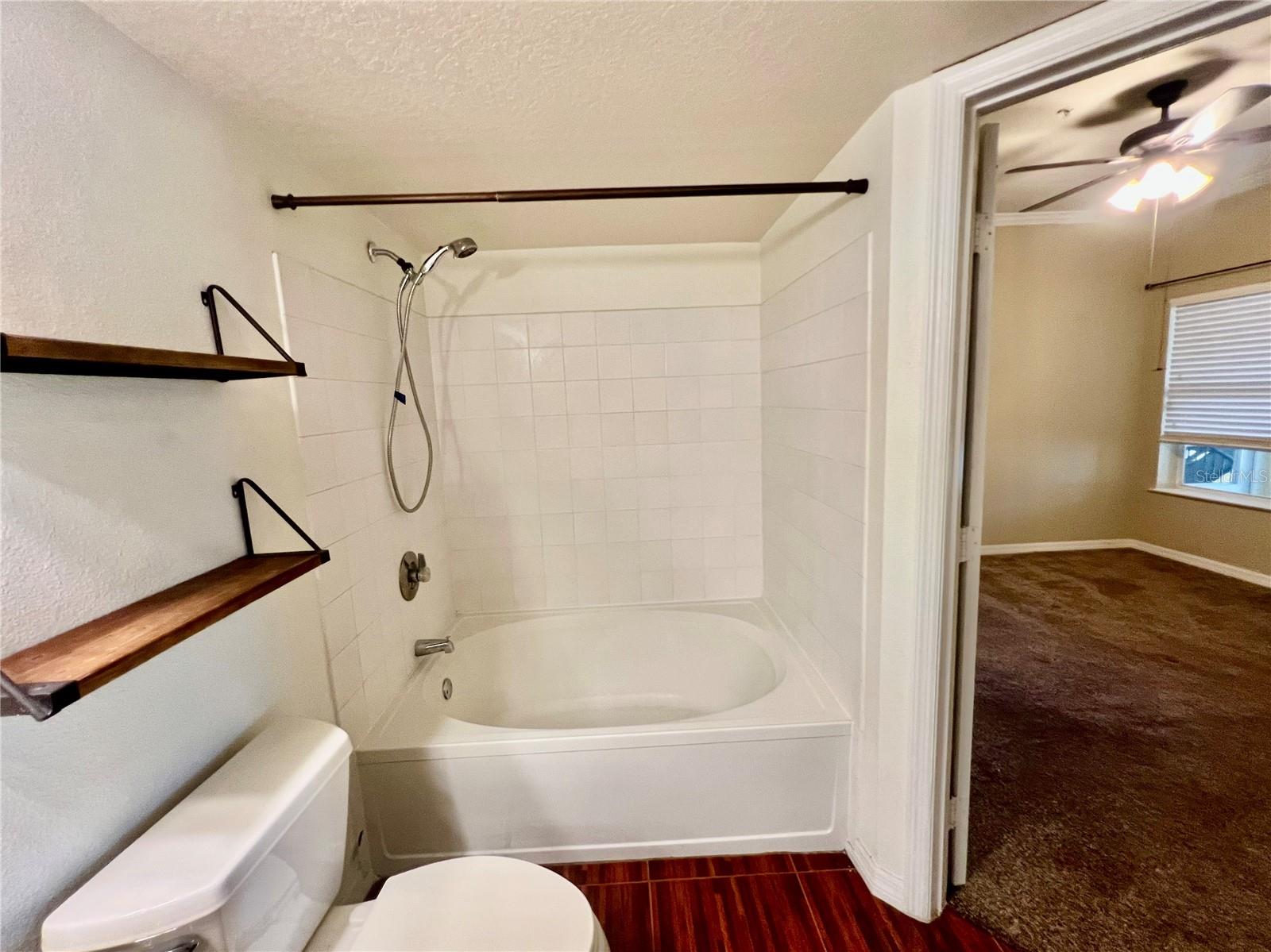 BEACHWAY CONDOS - Residential Lease