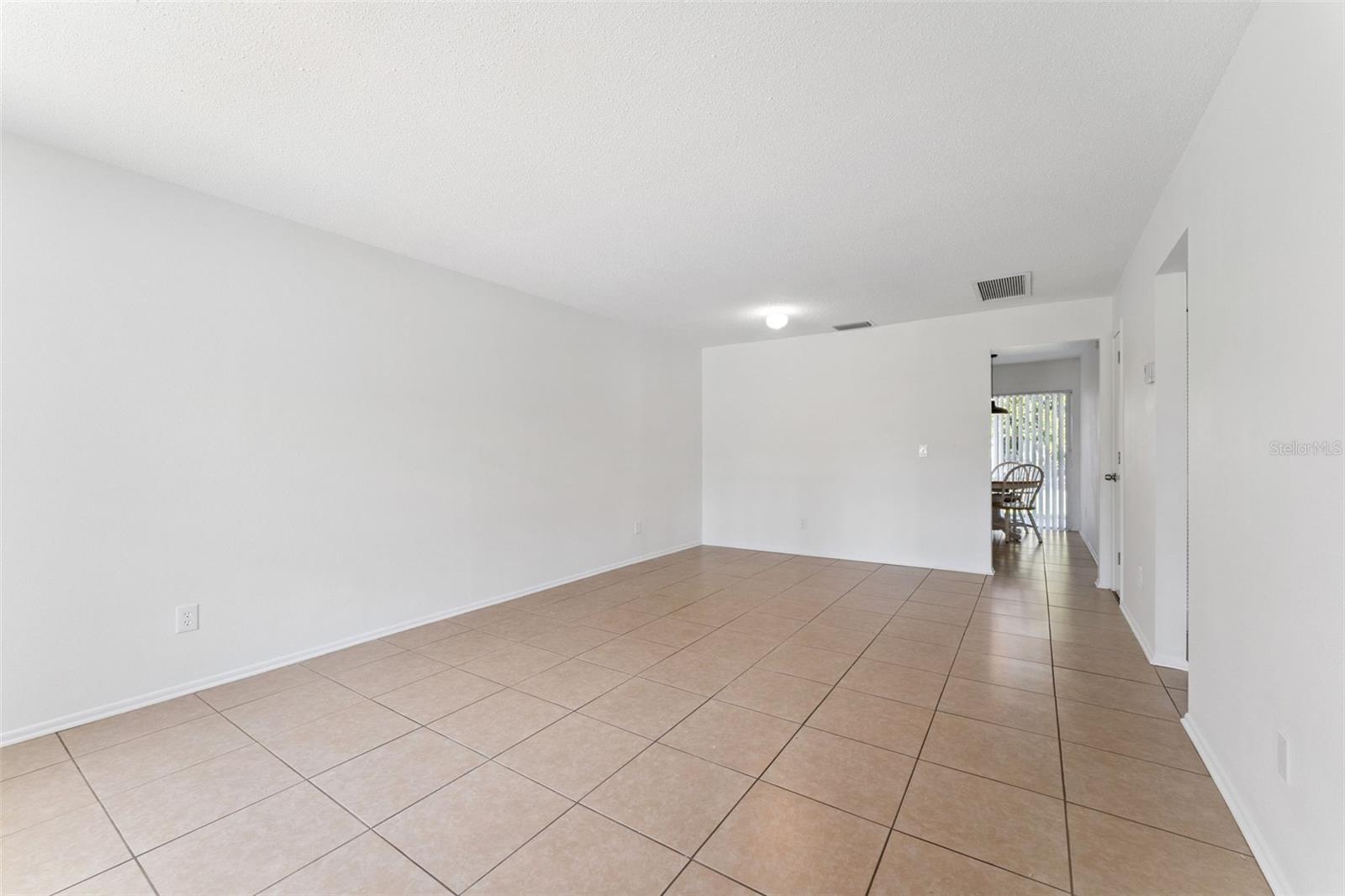 QUAIL HOLLOW AT RIO PINAR - Residential Lease