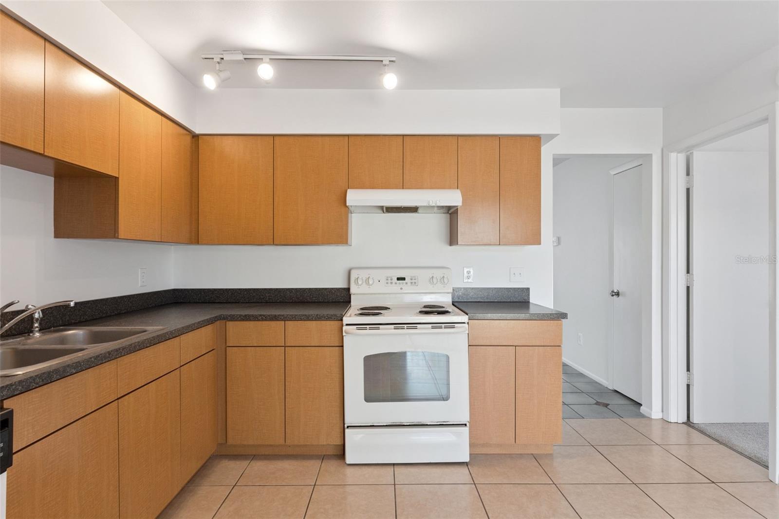 QUAIL HOLLOW AT RIO PINAR - Residential Lease