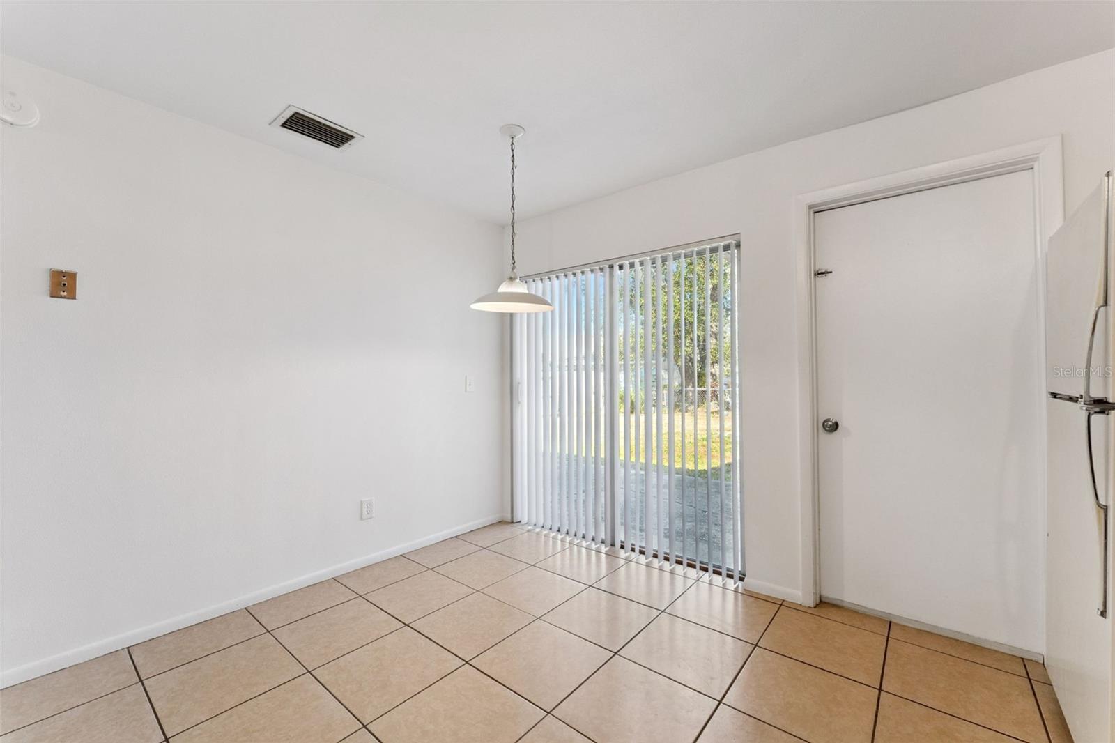 QUAIL HOLLOW AT RIO PINAR - Residential Lease