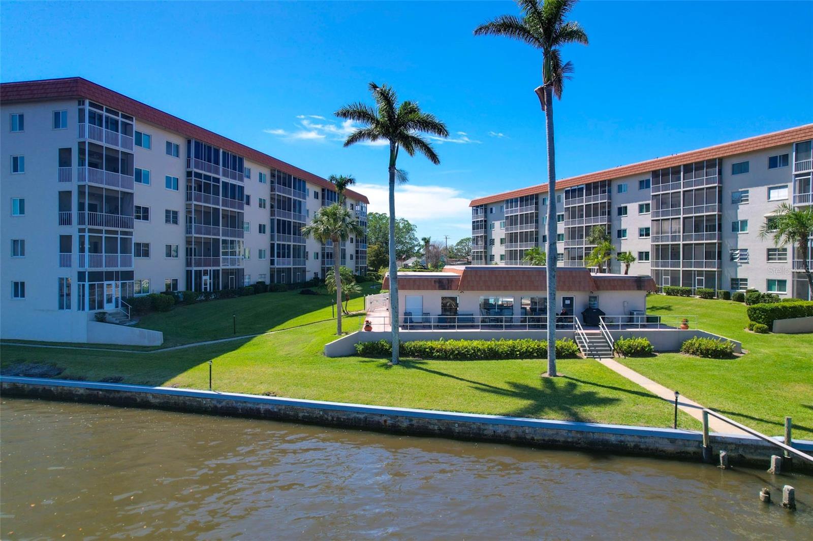 MOTIVATED SELLER NOW OFFERING $5000.00 CREDIT, 1 YEAR HOME WARRANTY AND SAYS BRING ME AN OFFER!!!
Welcome to your dream waterfront retreat! Nestled in the heart of Paradise, this renovated, TURNKEY FURNISHED, open-concept condo offers a seamless living-dining flow. The LARGE 1 Bedroom, 1 Bath is located on the 3rd Floor and features luxury vinyl flooring throughout and parquet in the Primary BR. Kitchen and Bath countertops are granite and features Stainless Steel Appliances. Step out onto your private, enclosed lanai where beautiful views of the Manatee River stretch out before you. This condo's prime location makes it ideal for year round living or as a seasonal getaway from those cold Northern winters. Perched along the banks of the Manatee River in downtown Bradenton, the Monthly Maintenance Fee is very reasonable, the grounds impeccably maintained & the landscaping beautiful. Community features include a heated pool, tennis & pickleball courts, shuffleboard courts and a Clubhouse with GORGEOUS waterfront views. Located just West of the Bradenton Riverwalk & Pier 22, the local amenities are all within easy access. Convenient to the Library, Post Office, Banks, Restaurants and Shopping. The Brand New Art Center, Performing Arts Center, Bishop Museum of Science and Nature & the Farmers Market are also close by. 8 mile direct route to the beaches and the Gulf of Mexico. Live the lifestyle you've always dreamed of - seize this opportunity and make your dreams of Paradise a reality!